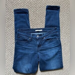 A12- Levi Red Tab 711 Skinny Jeans Dark Wash sz 27